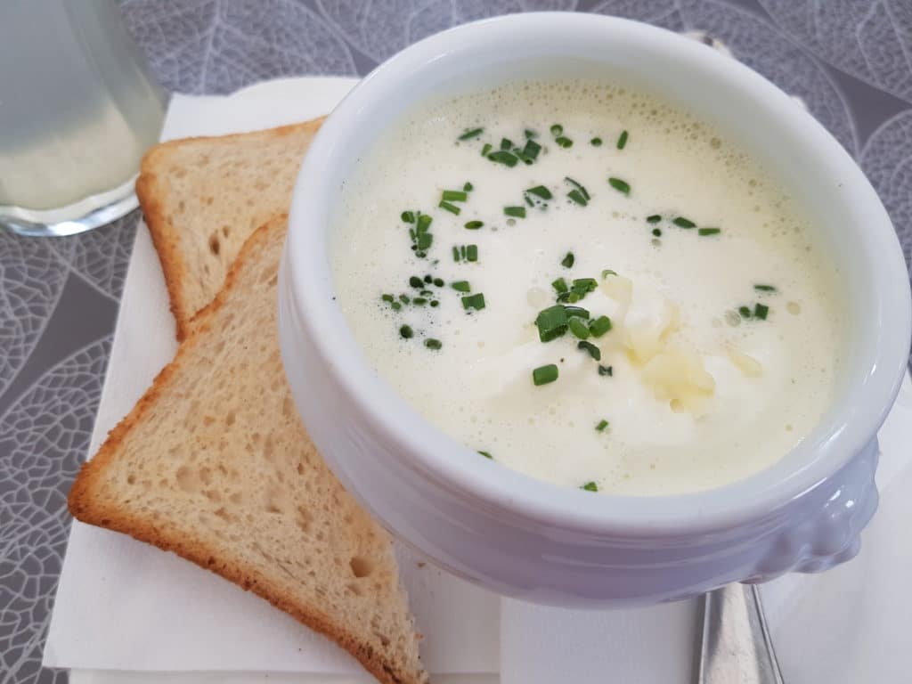 Käsesuppe bei Made Italy
