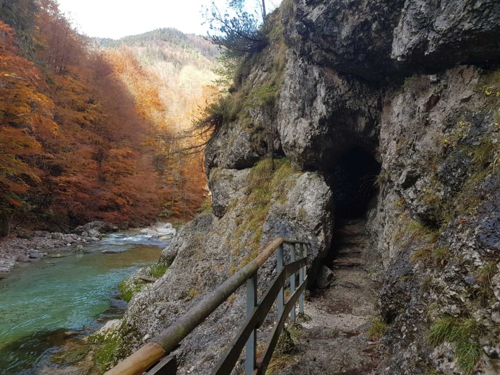 Handgegrabener Tunnel, Slizza Schlucht in Tarvis, © Elisabeth Pfeifhofer